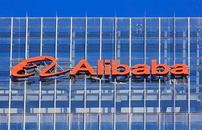 Alibaba Shares Drop 5% Following Earnings