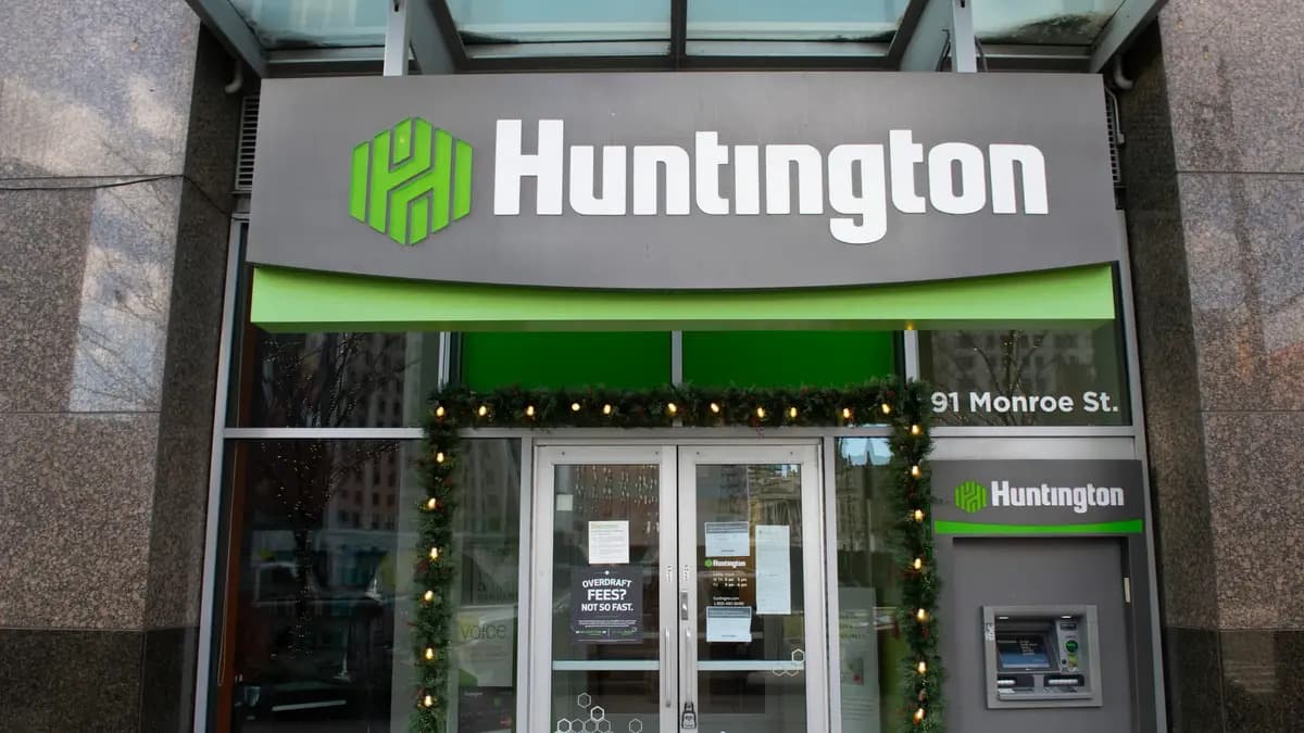Baird Downgrades Huntington Bancshares to Neutral After Recent Stock Surge