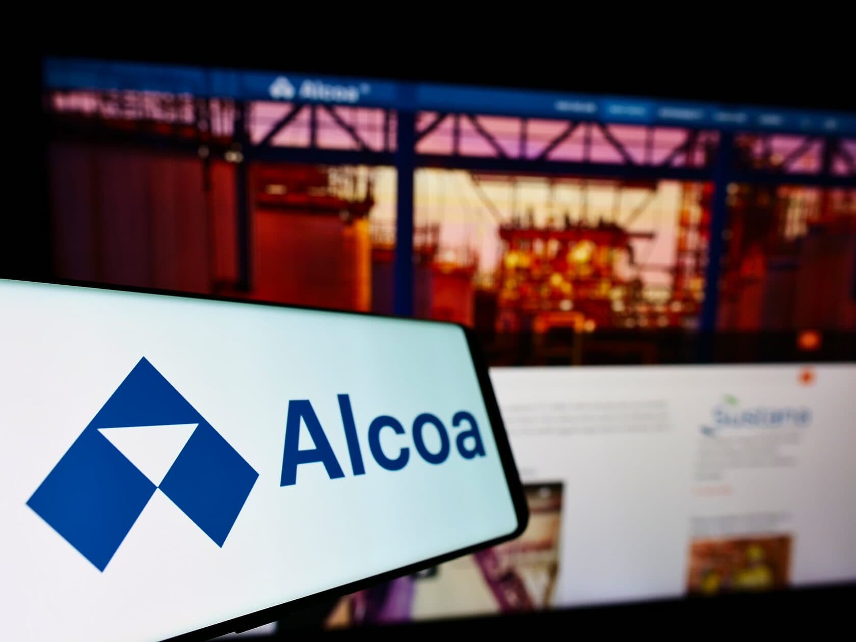 Alcoa Shares Drop 4% Despite Strong Q3 Earnings