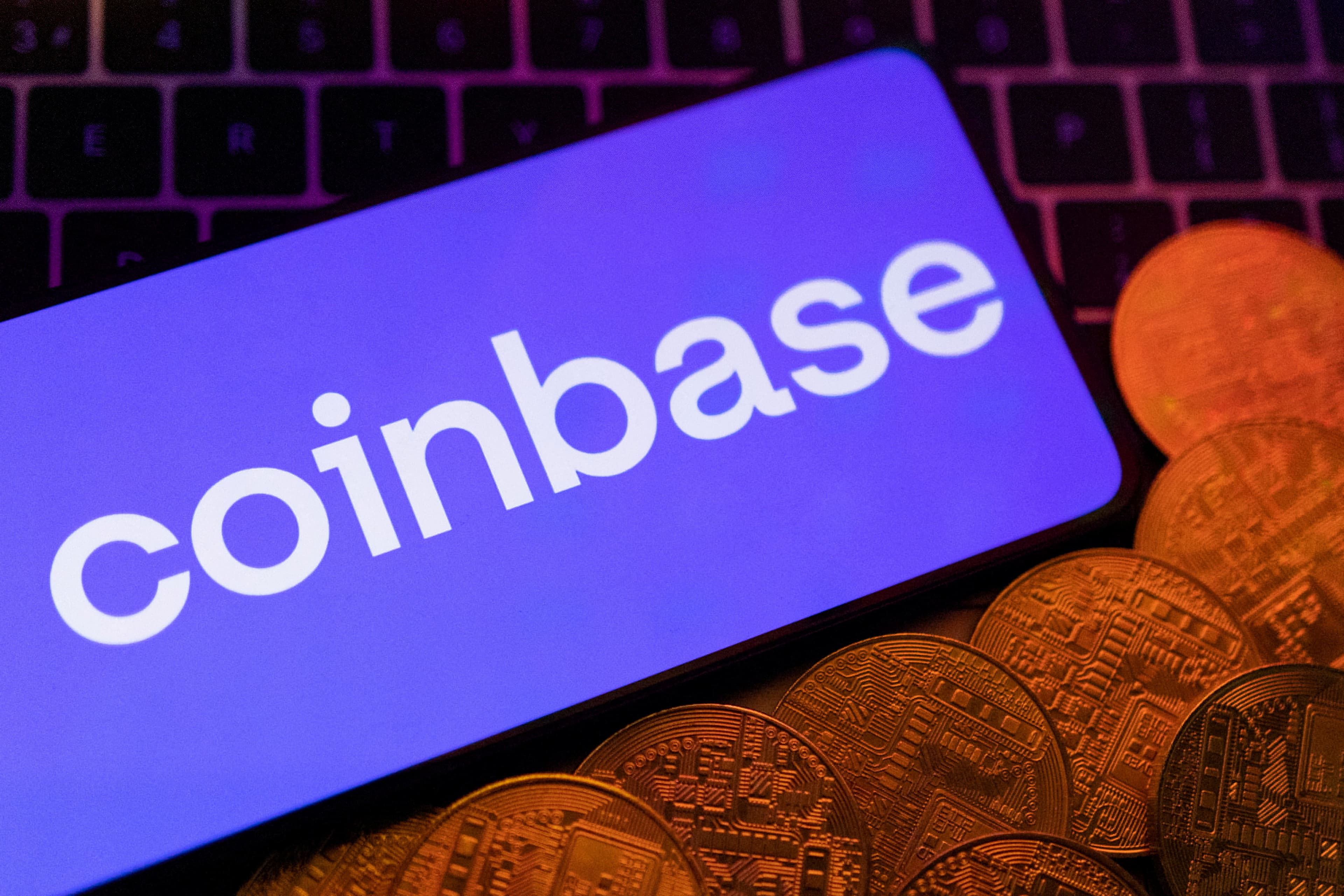 Bernstein Initiates Coverage on Coinbase With Outperform Rating, Sees Strong Growth Potential