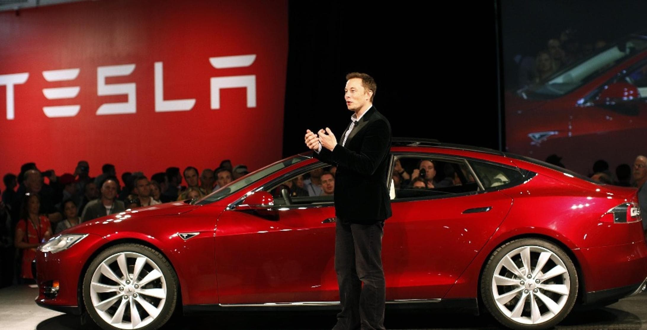 UBS Raises Tesla Target on Robotaxi Hype, But Maintains Sell on Valuation Concerns